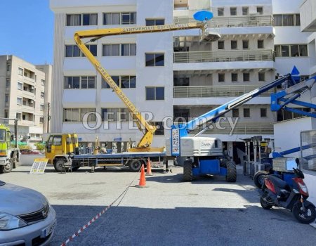 Πωλείται επιχείρηση με ανυψωτικά μηχανήματα