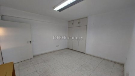 New For Sale €215,000 Apartment 4 bedrooms, Larnaka (Center), Larnaca Larnaca - 3