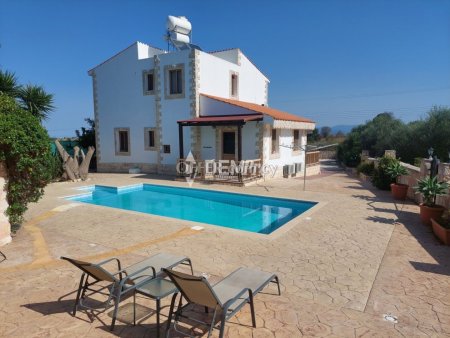 Villa For Rent in Arodes, Paphos - DP3734