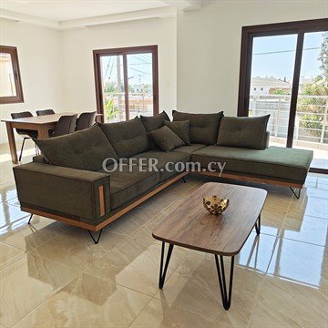 /  3 Bedroom Penthouse In Agios Sylas, Limassol