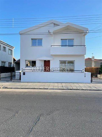  Renovated 4 Bedroom House In Ekali Area, Limassol