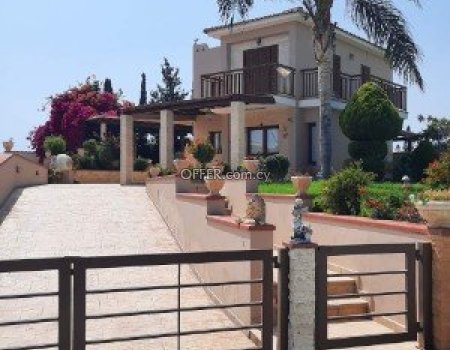 house with garden in Larnaca - 2
