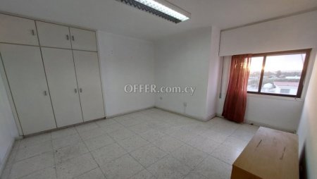 New For Sale €215,000 Apartment 4 bedrooms, Larnaka (Center), Larnaca Larnaca - 4