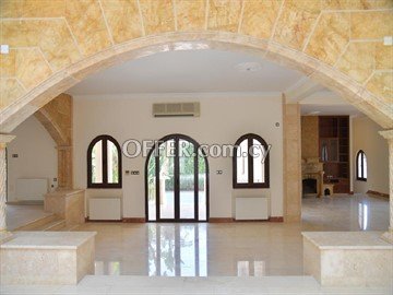 Sea View 5 Bedroom Amazing Villa  In Oroklini, Larnaka - 5