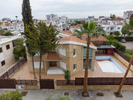 Three Bedroom House with Attic and Private Swimming Pool for Sale in Kaimakli Nicosia - 1