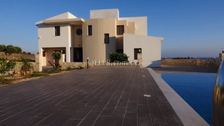 LUXARIOUS 4 bedroom villa for sale - 9