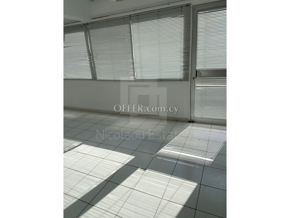 Nice bright apartment at a very central location near the Limassol District Court - 6