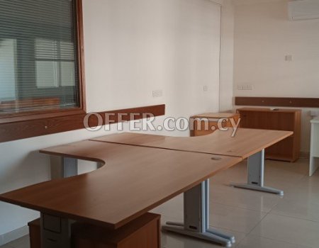 115m2 Office in commercial building, prime location - 3