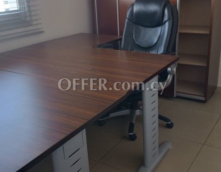 115m2 Office in commercial building, prime location - 4