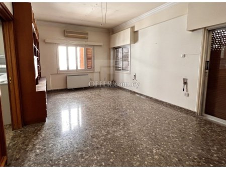 Huge ground floor apartment office space for rent in a prime location in Agioi Omologites - 2