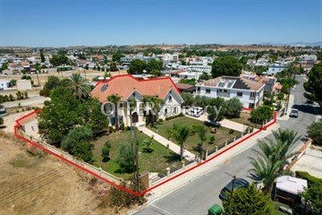 Five-bedroom house in Dali, Nicosia - 1