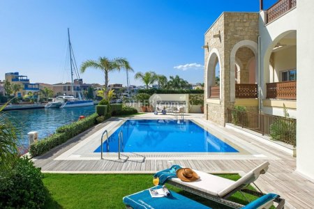 LUXURY FOUR BEDROOM HOUSE WITH SEA VIEWS IN LIMASSOL MARINA - 11
