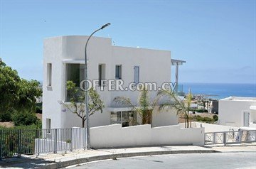 Seaview 3 Bedroom Luxury Villa  In Chloraka, Pafos - 8