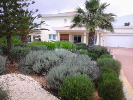Four Bedroom Villa with private Swimming Pool for Rent in GSP Area Strovolos - 10