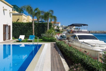 LUXURY FOUR BEDROOM HOUSE WITH SEA VIEWS IN LIMASSOL MARINA - 10