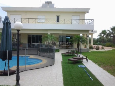 Four Bedroom Villa with private Swimming Pool for Rent in GSP Area Strovolos - 7