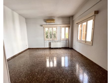 Huge ground floor apartment office space for rent in a prime location in Agioi Omologites - 6
