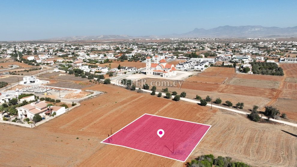 Residential field in Kokkinotrimithia Nicosia - 1