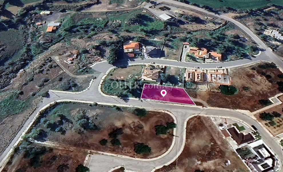 Residential plot in Lythrodontas. - 2