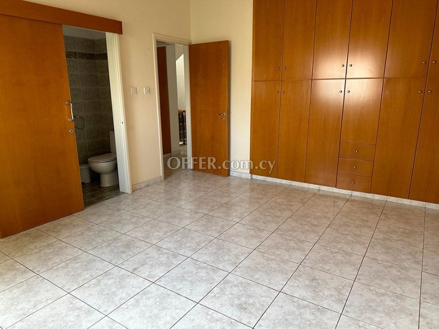 For Sale, Four-Bedroom plus Attic Room Detached House in Strovolos - 6