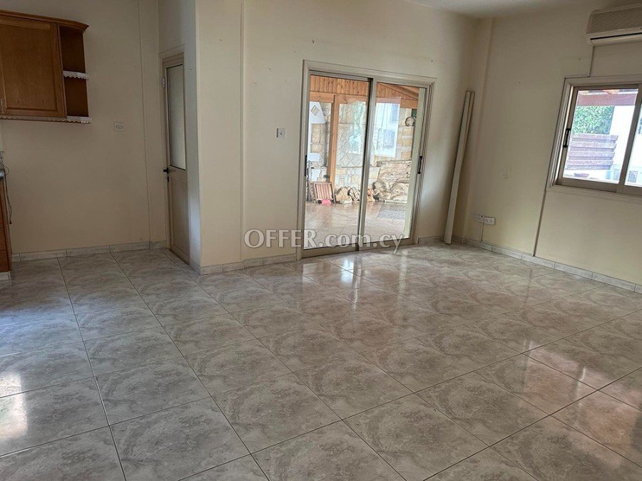 For Sale, Four-Bedroom plus Attic Room Detached House in Strovolos - 7