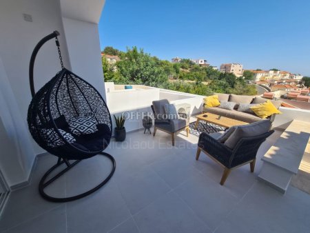 Two bedroom semi detached resale house in Peyia Paphos - 2