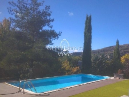 5 BEDROOM VILLA WITH BREATHTAKING VIEWS IN PERA PEDI