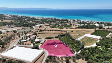 Residential field in Agia Marina Chrysochous Paphos - 1