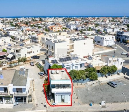 Commercial building in the heart of Paralimni