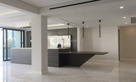 LUXURY APARTMENT IN THE CENTER OF LIMASSOL - 9