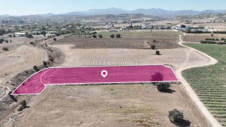 Residential field in Episkopeio Nicosia - 4