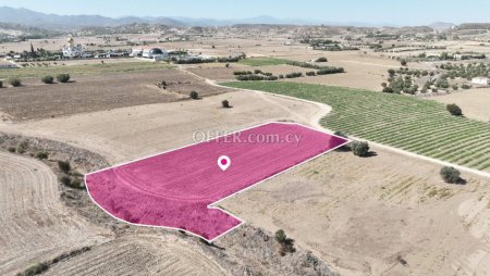 Residential field in Episkopeio Nicosia - 2