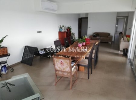 This sophisticated apartment, located in the Strovolos area, Tseriou, is available for sale.