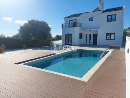 Villa For Rent in Peyia, Paphos - DP3866