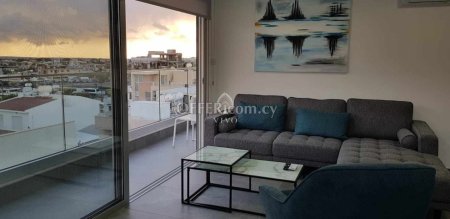 TOP FLOOR MODERN  ONE  BEDROOM APARTMENT FOR RENT