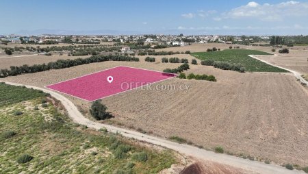 Residential field in Episkopeio Nicosia - 4