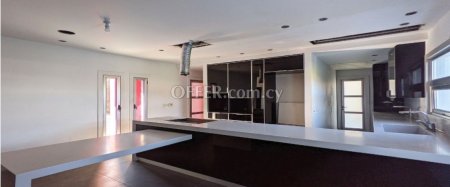 New For Sale €390,000 House 5 bedrooms, Alampra Nicosia - 11