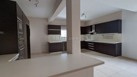 Three bedroom apartment in Strovolos Nicosia - 4