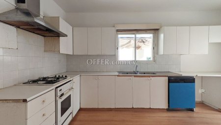 Three Bedroom Penthouse Apartment in Agios Antonios Nicosia - 2