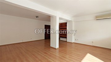 3 Bedroom Apartment  In Agios Antonios Area, Nicosia - 6