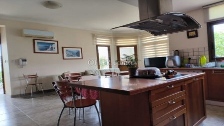 New For Sale €355,000 Maisonette 4 bedrooms, Semi-detached Strovolos Nicosia - 9