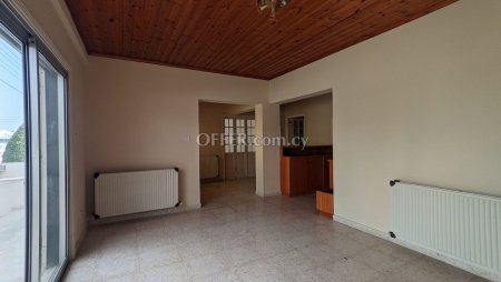 Three Bedroom ground floor elevated house in Panagia Nicosia - 4