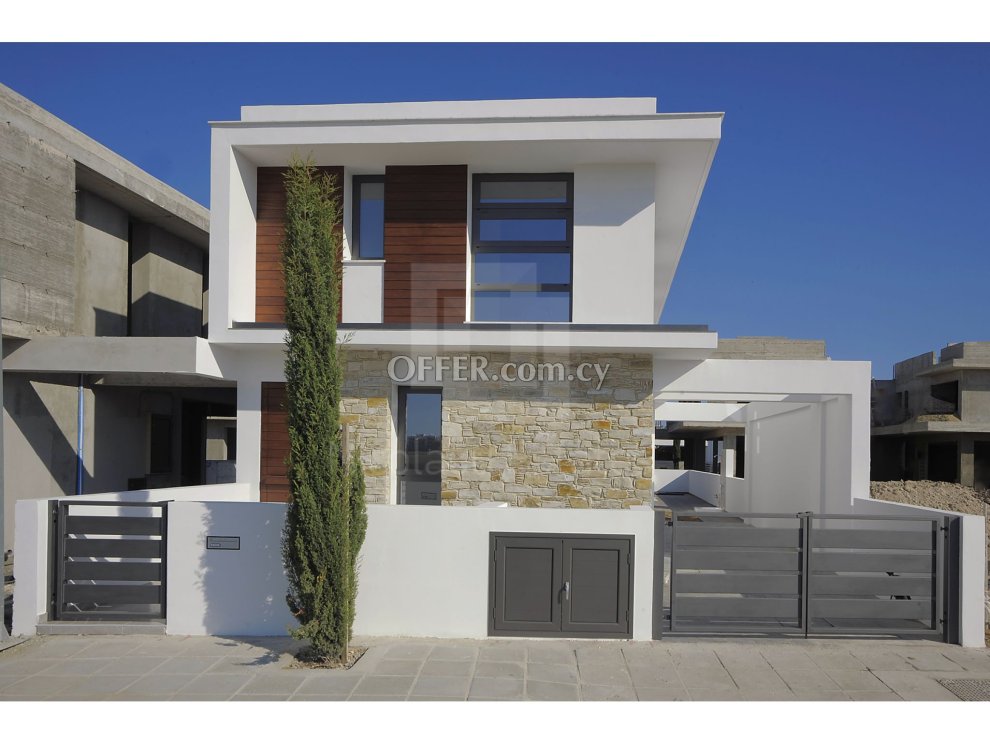 New four bedroom corner house in Dekhelia Road area of Larnaca - 9