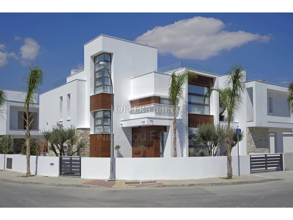 New four bedroom corner house in Dekhelia Road area of Larnaca - 8