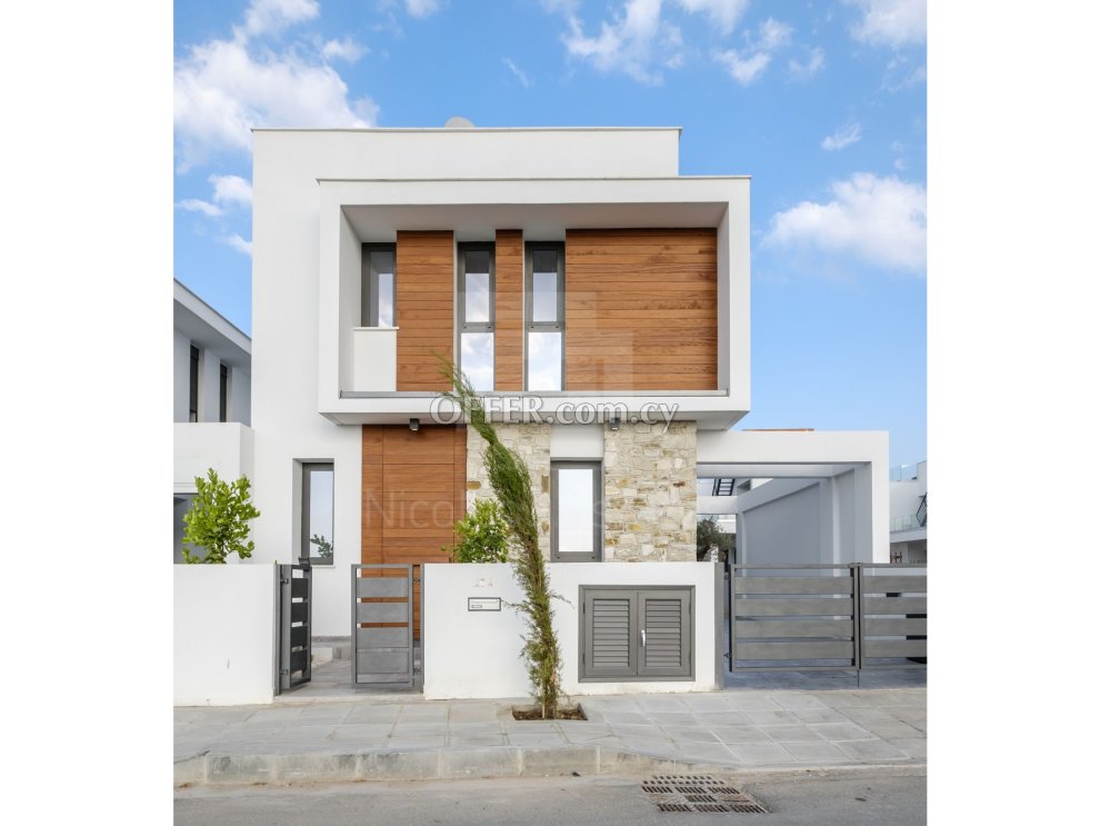 New four bedroom corner house in Dekhelia Road area of Larnaca - 6