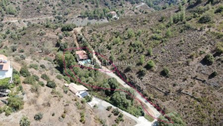 Field and house in Apliki Nicosia - 1
