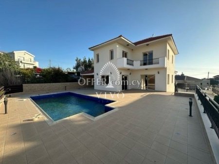 FOUR BEDROOM DETACHED VILLA WITH POOL IN PAREKLISIA