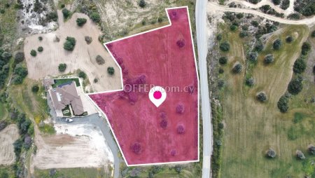 Share of a Residential Field in Tochni Larnaca - 1