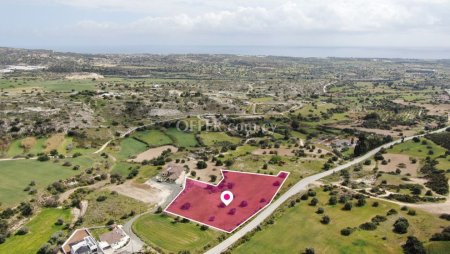 Share of a Residential Field in Tochni Larnaca - 8