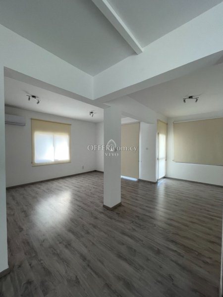 THREE BEDROOM SECOND FLOOR APARTMENT IN NEAPOLIS - 9